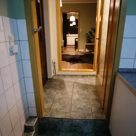 Dom wakacyjny „gruene Hoehle“ In Schwerin